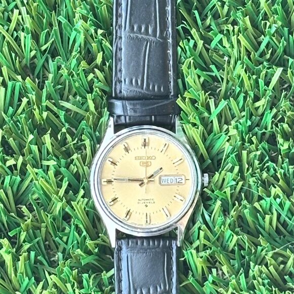 Luxury Seiko 5 - Men's Automatic Vintage Watch – Gold Dial - Picture 4 of 7
